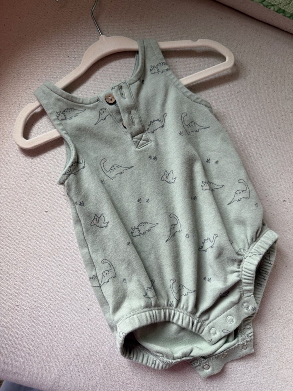 Quincy Mae 3-6m Green Dinosaur Romper Bodysuit